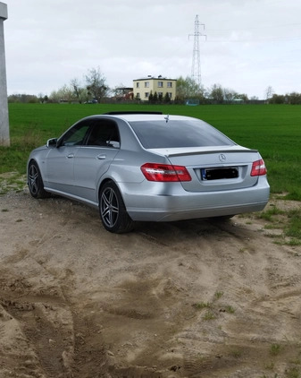 Mercedes-Benz Klasa E cena 43500 przebieg: 201400, rok produkcji 2009 z Września małe 106